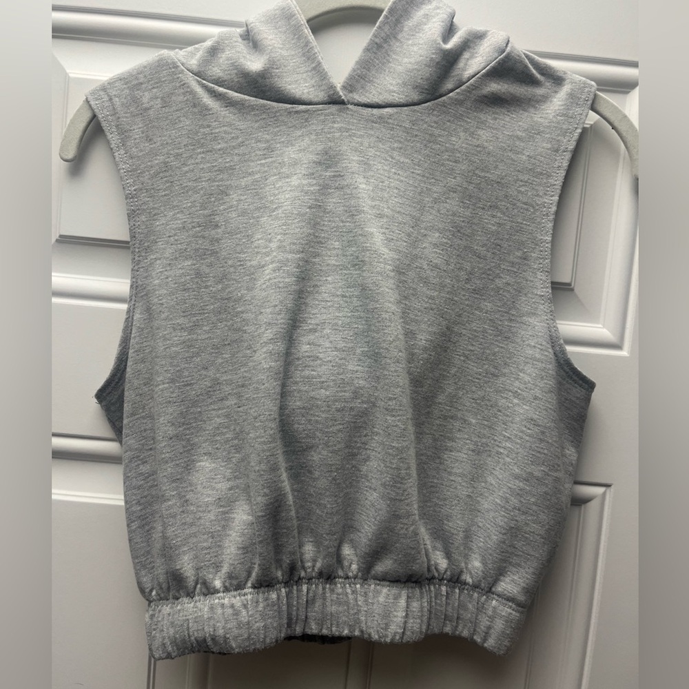 Women’s Gray Sleeveless Hoodie Top